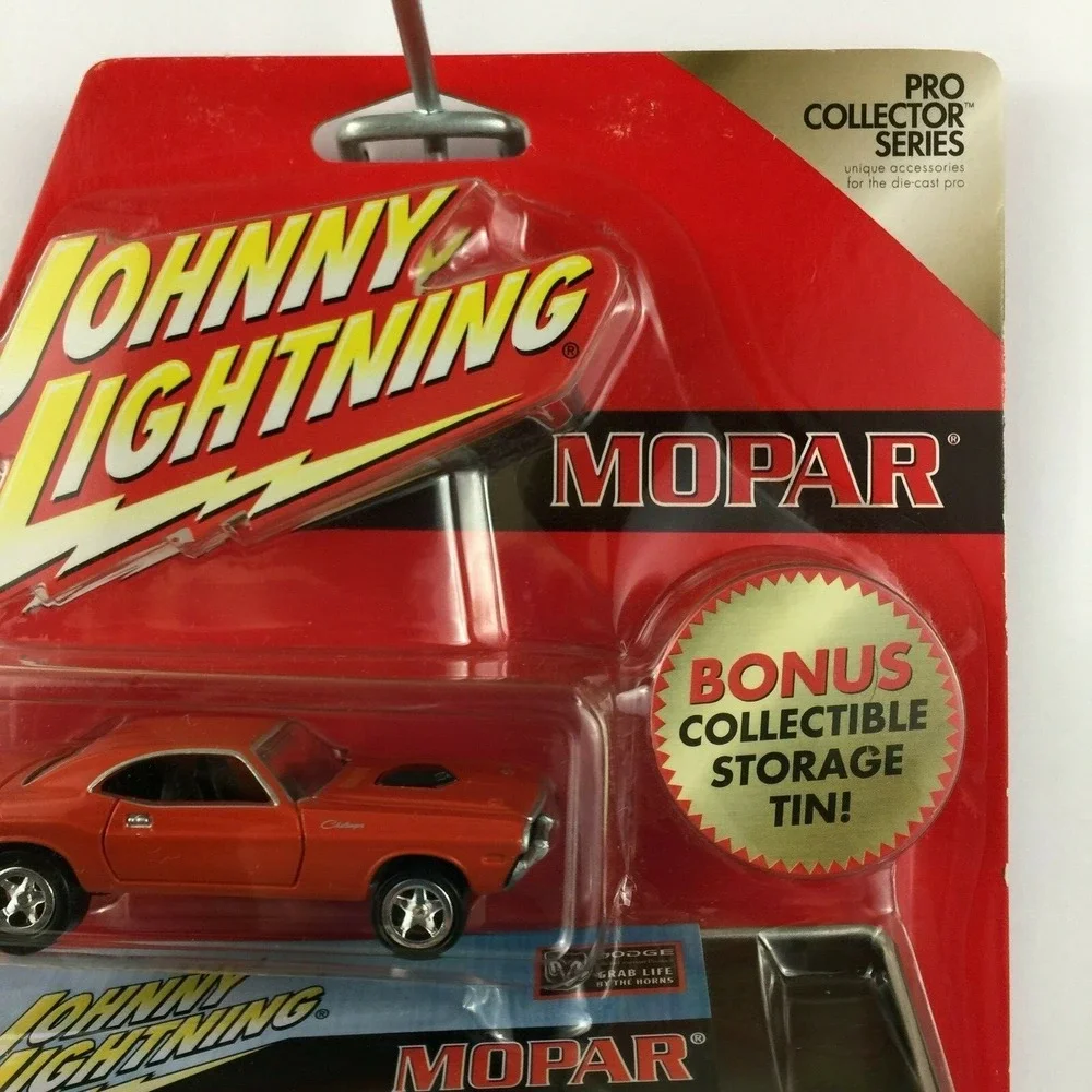 Johnny‎ Lightning Mopar 1970 70 Dodge Challenger Car Orange +Tin Die Cast 1/64